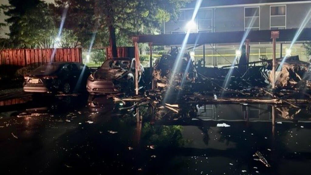 Overnight fire at San Jose housing complex damages more than 20 vehicles, carport — CBS Bay Area (KPIX), Grand Prairie Community news