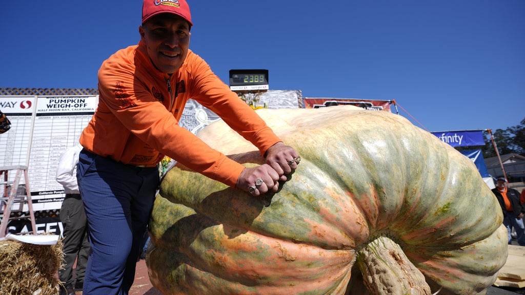 Anoka County pumpkin grower wins California title for 5th time in 7 years — WCCO / CBS Minnesota, Grand Prairie Arts news