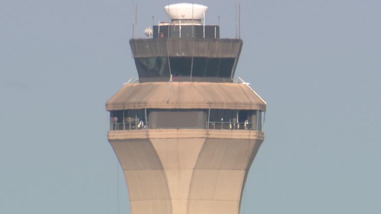Flight precautionarily evacuated at Houston's Bush Airport after sensor indicated smoke in cabin, airline says — KHOU 11 (Houston), Grand Prairie Community news