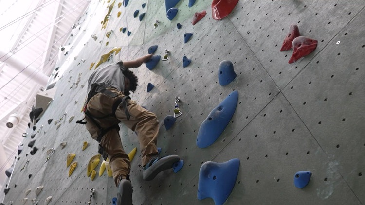 Plano-based rock climbing program helps people of any ability reach new heights — WFAA (Dallas-Fort Worth), Grand Prairie Community news