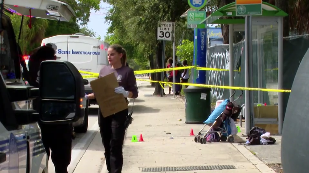 Attacker, victim injured in stabbing at Miami bus stop — WSVN 7 Miami-Dade, Grand Prairie Community news